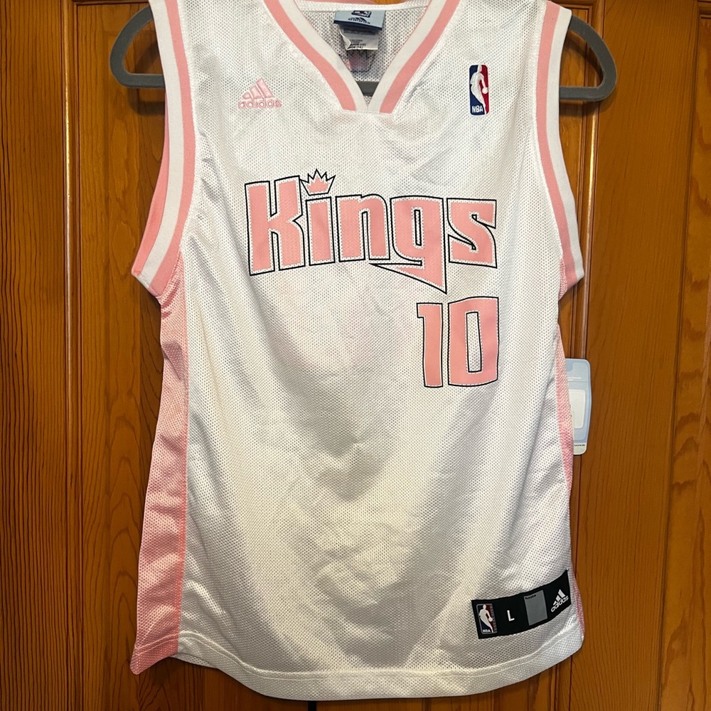 **Rare** pink Sacramento Kings Bibby Jersey